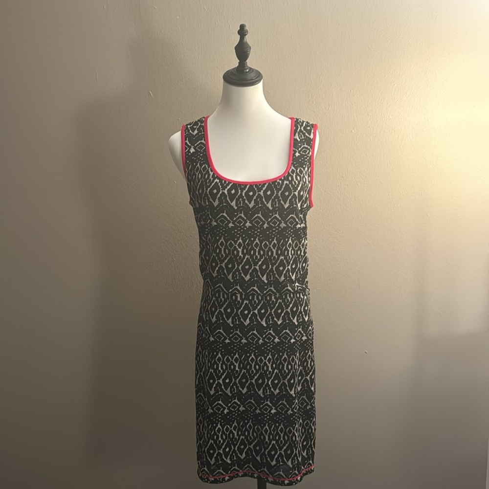 NWOT Chelsea and Violet dress size LG runs small in my opinion